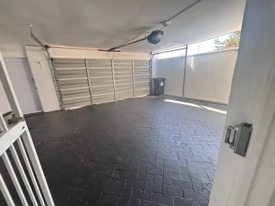 To Let 2 Bedroom Property for Rent in Claremont Western Cape